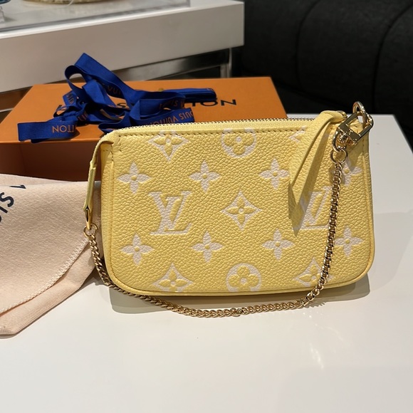 Authentic Louis Vuitton Mini Pochette Lemon Curd Yellow - Picture 9 of 10